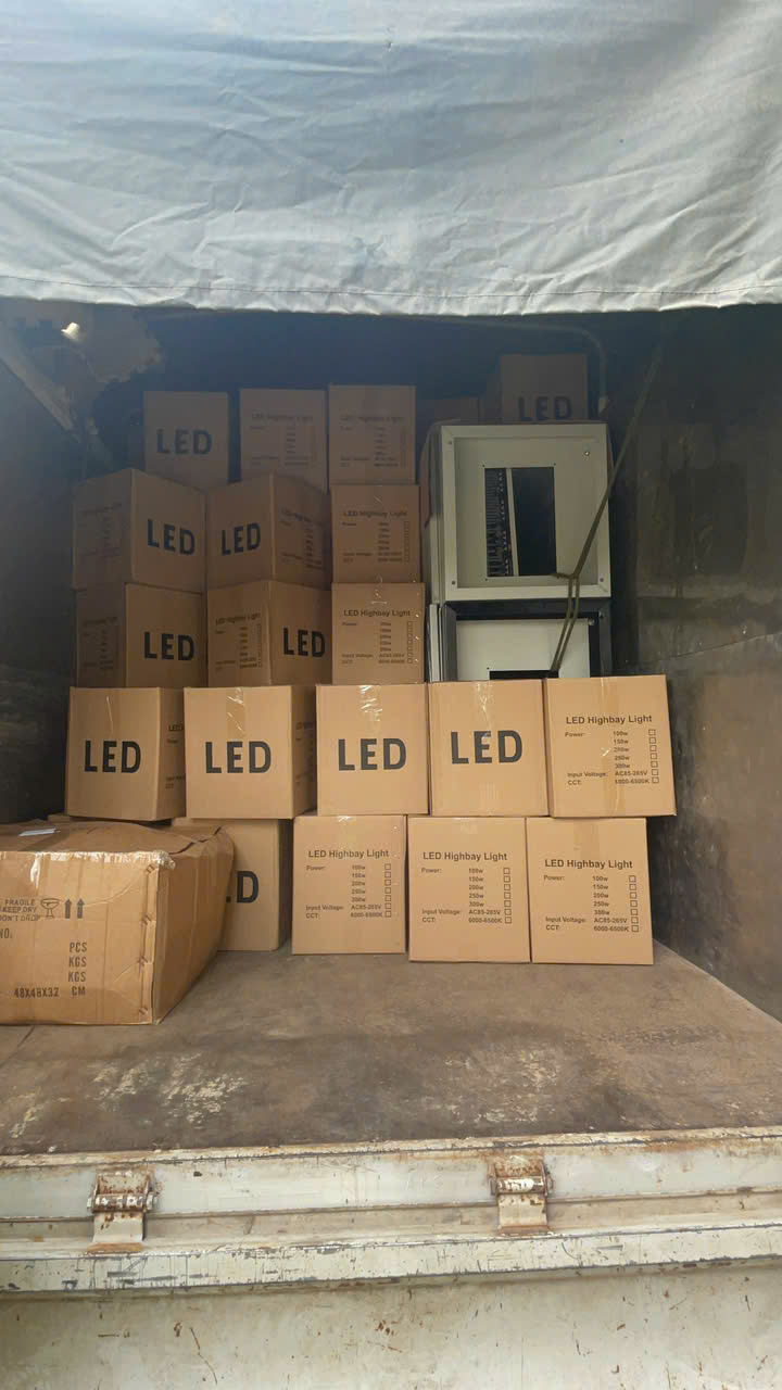 🚛 Ban Mai bàn giao 100 đèn nhà xưởng High Bay 200W chip Philips, nguồn Dly cho dự án tại Hải Dương