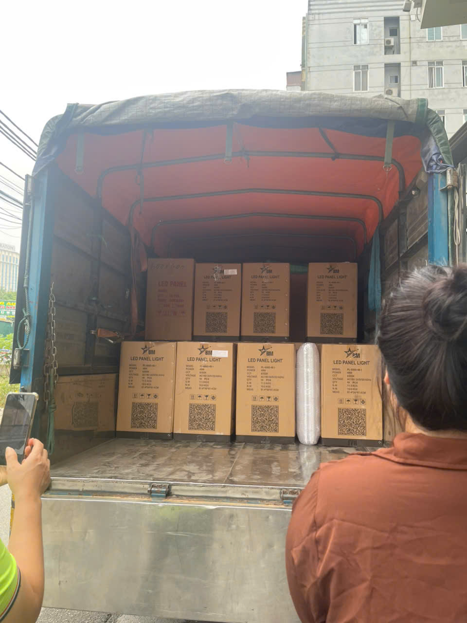 Ban Mai Bàn Giao 300 Chiếc Đèn Panel 60x60 Cho Dự Án Tại Khu Công Nghiệp VSIP Hải Phòng