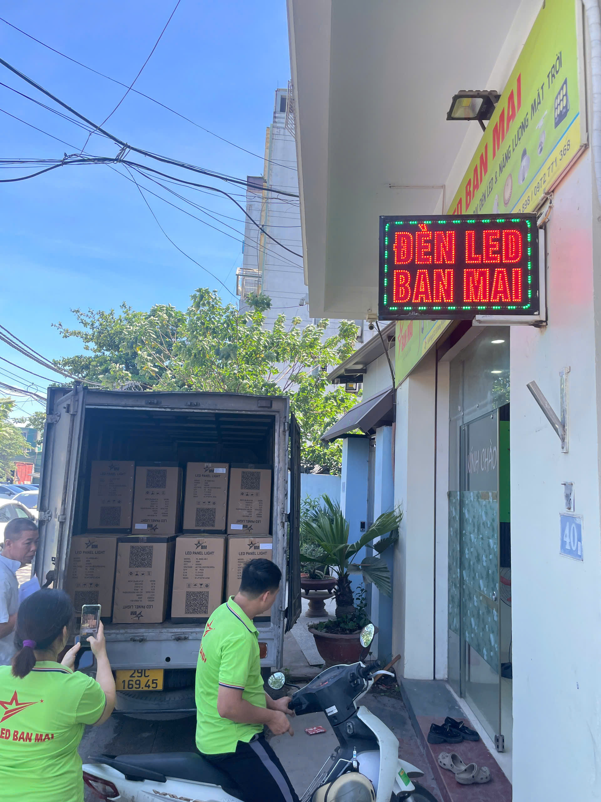 💡🚛 CÔNG HÀNG ĐÈN PANEL 60X60 BAN MAI – TRAO ÁNH SÁNG, GỬI NIỀM TIN 🚛💡