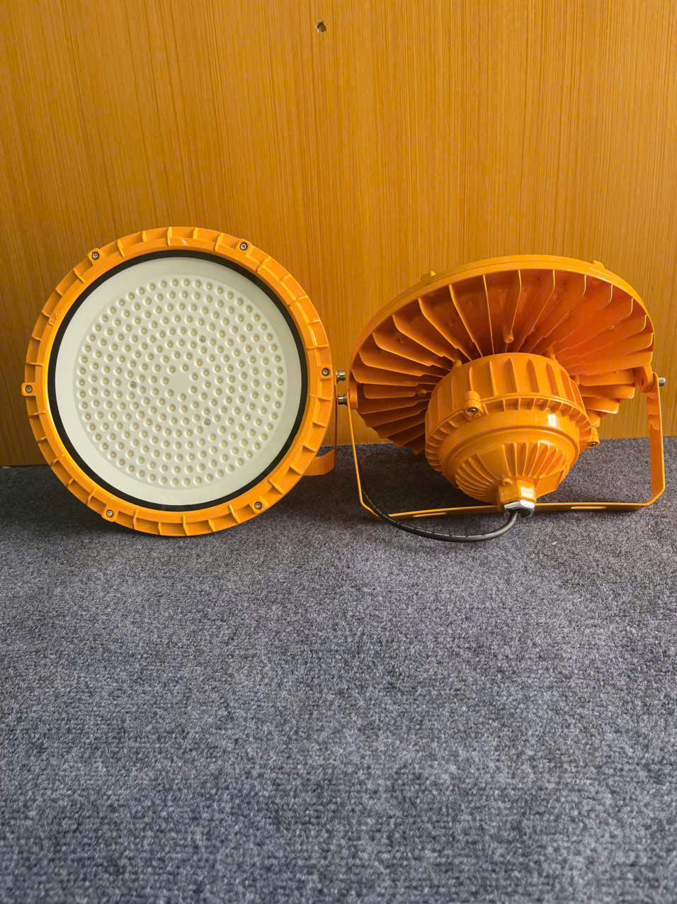 Đèn nhà xưởng chống nổ công suất 200w