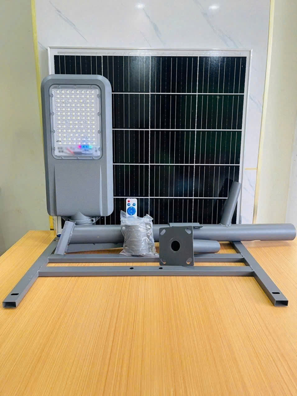 ĐÈN ĐƯỜNG CAO ÁP NĂNG LƯỢNG MẶT TRỜI 800W